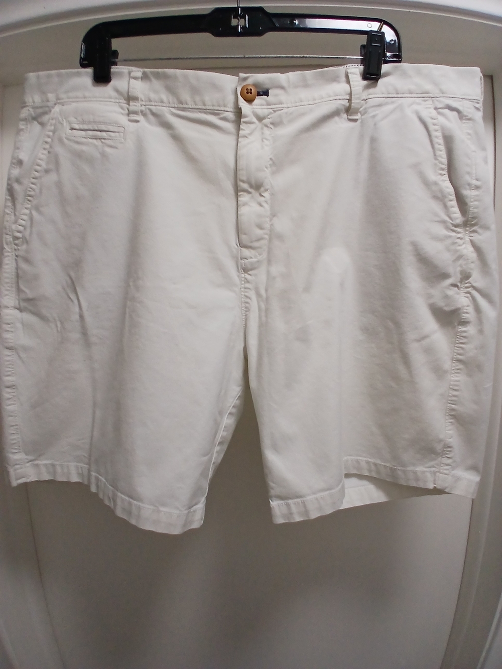 johnnie-O Cream Flat Front Cotton Shorts